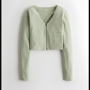 Social tourist crop zip long sleeve shirt